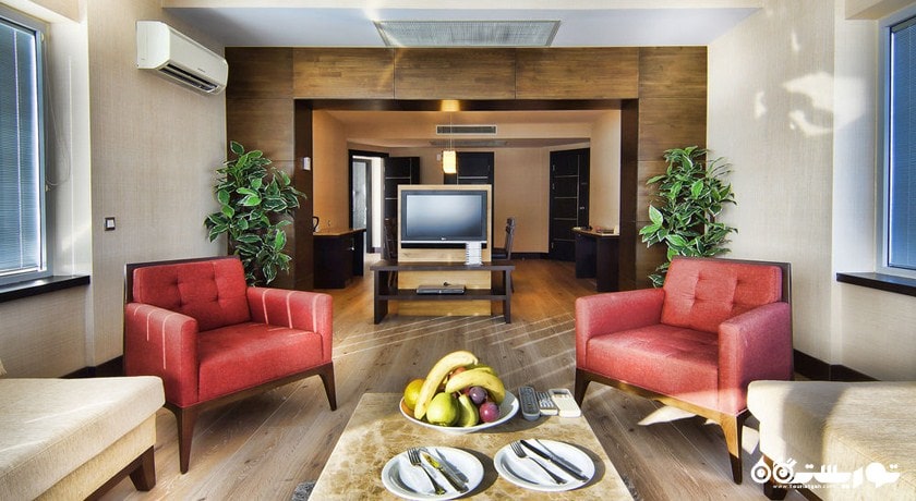 محوطه نشیمن سوئيت گرند 